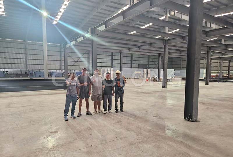 Canglong installation team assists in Thailand mezzanine warehouse project